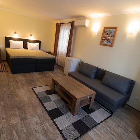 Taverna & Rooms Sutivan Kültér fotó