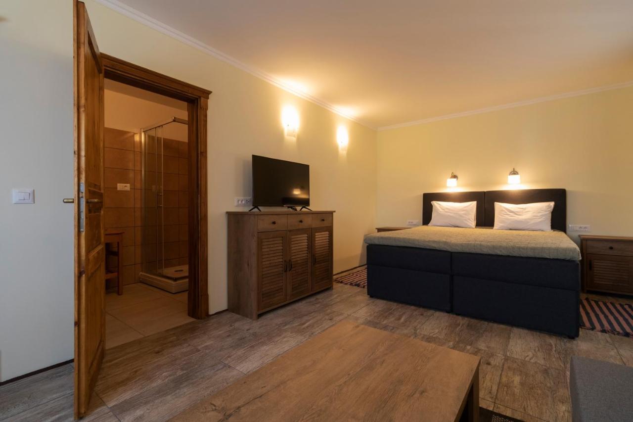 Taverna & Rooms Sutivan Kültér fotó