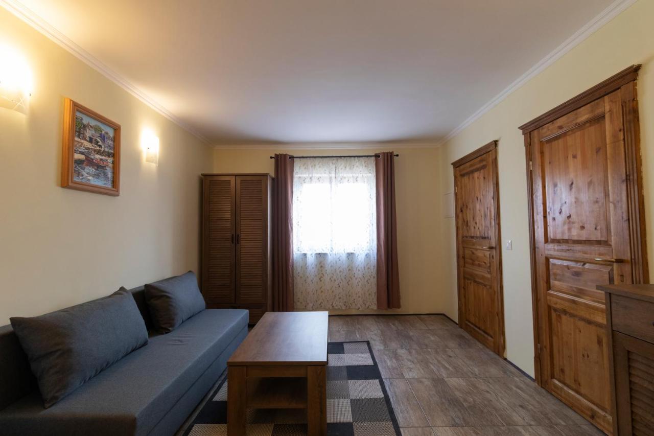 Taverna & Rooms Sutivan Kültér fotó