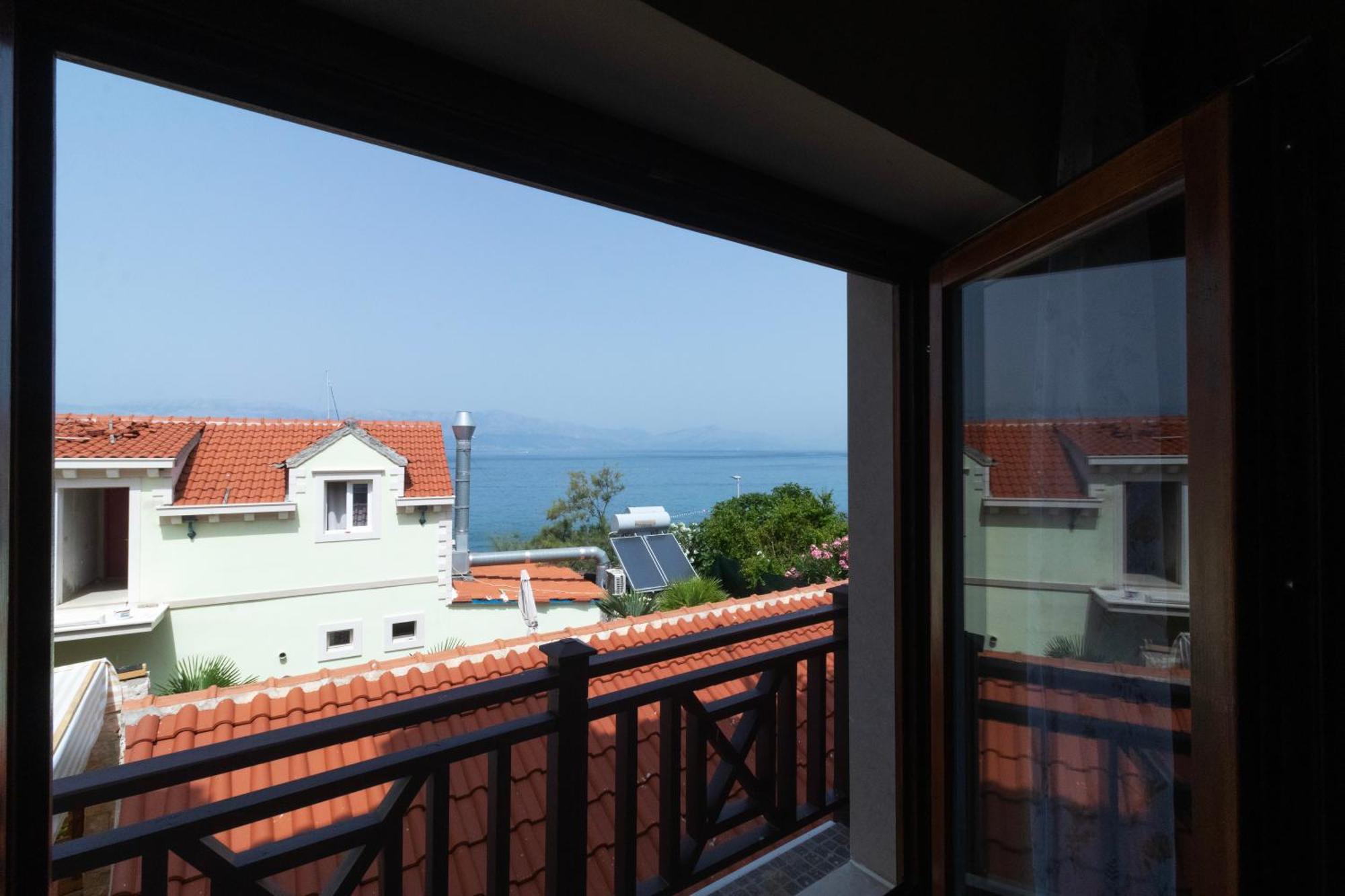 Taverna & Rooms Sutivan Kültér fotó
