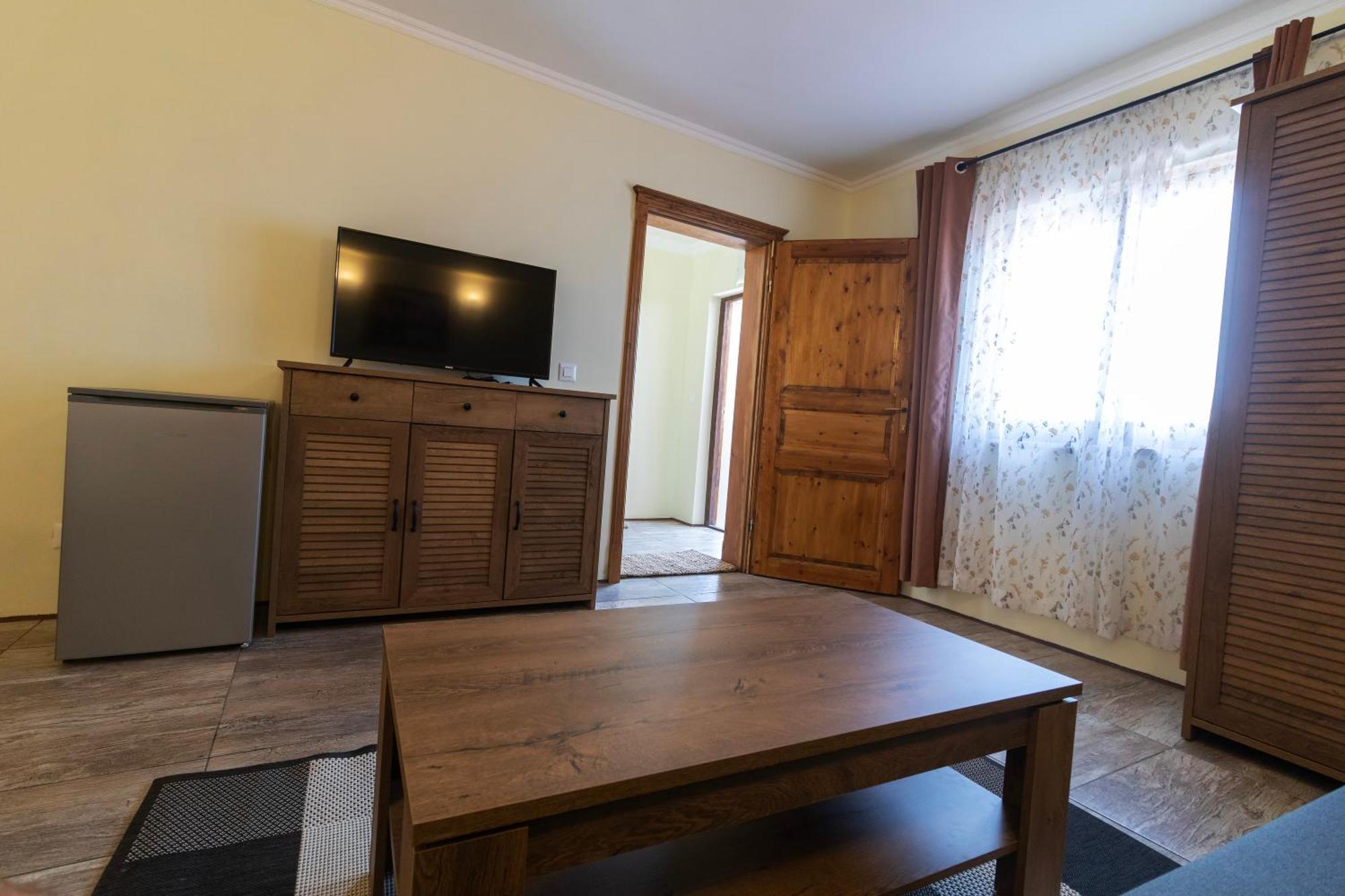 Taverna & Rooms Sutivan Kültér fotó