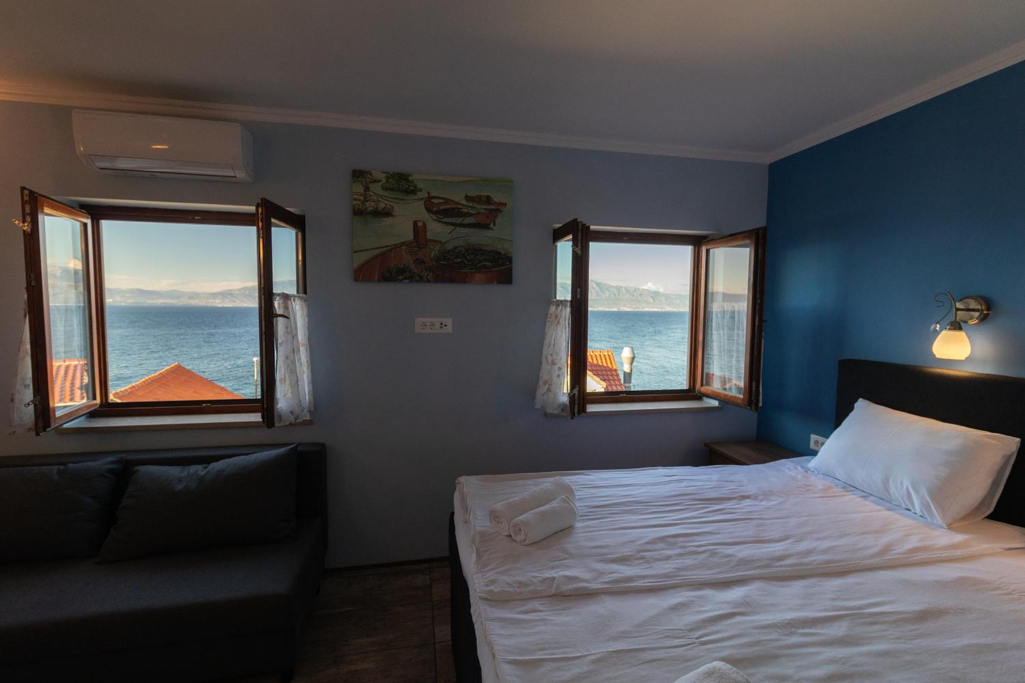 Taverna & Rooms Sutivan Kültér fotó