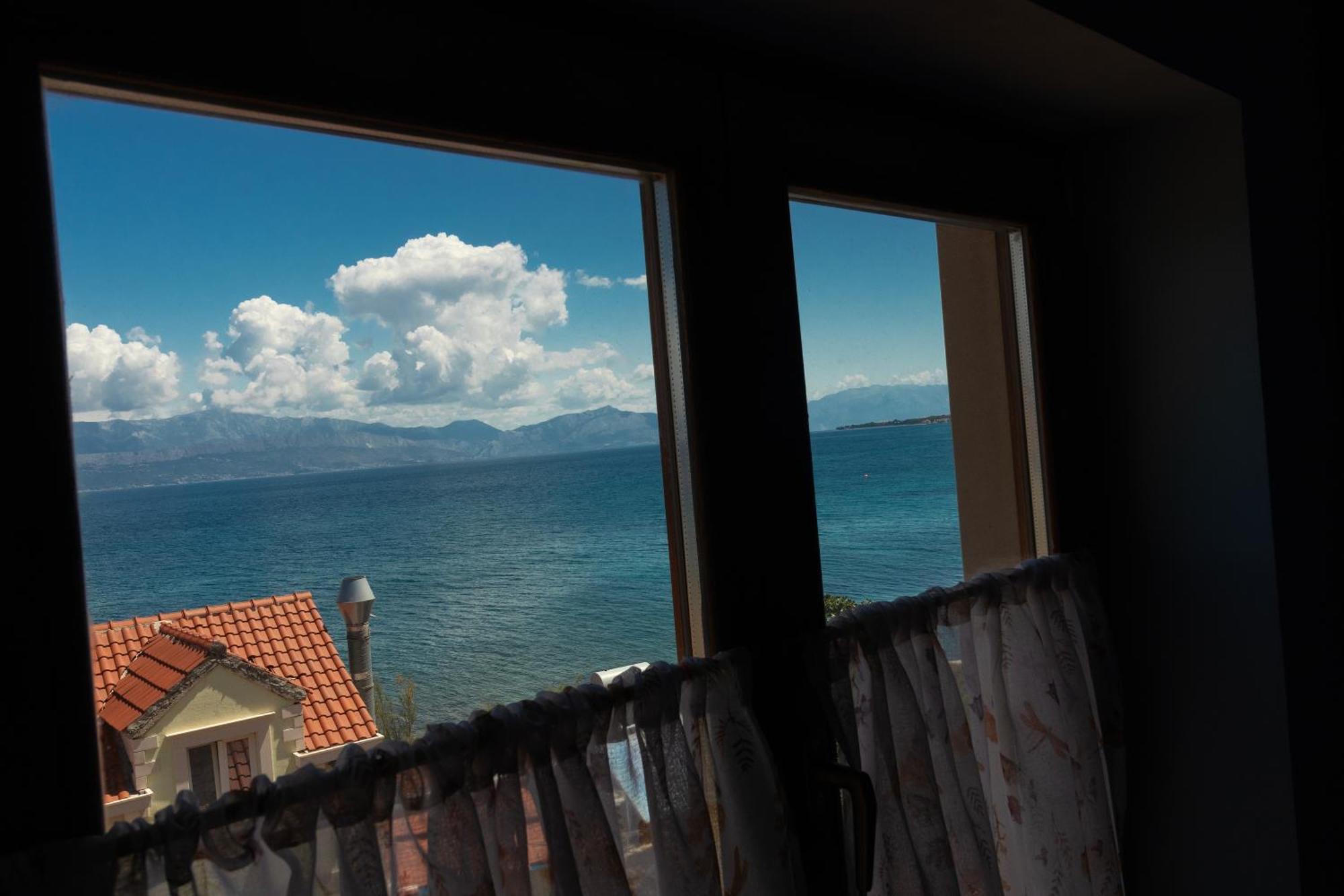 Taverna & Rooms Sutivan Kültér fotó