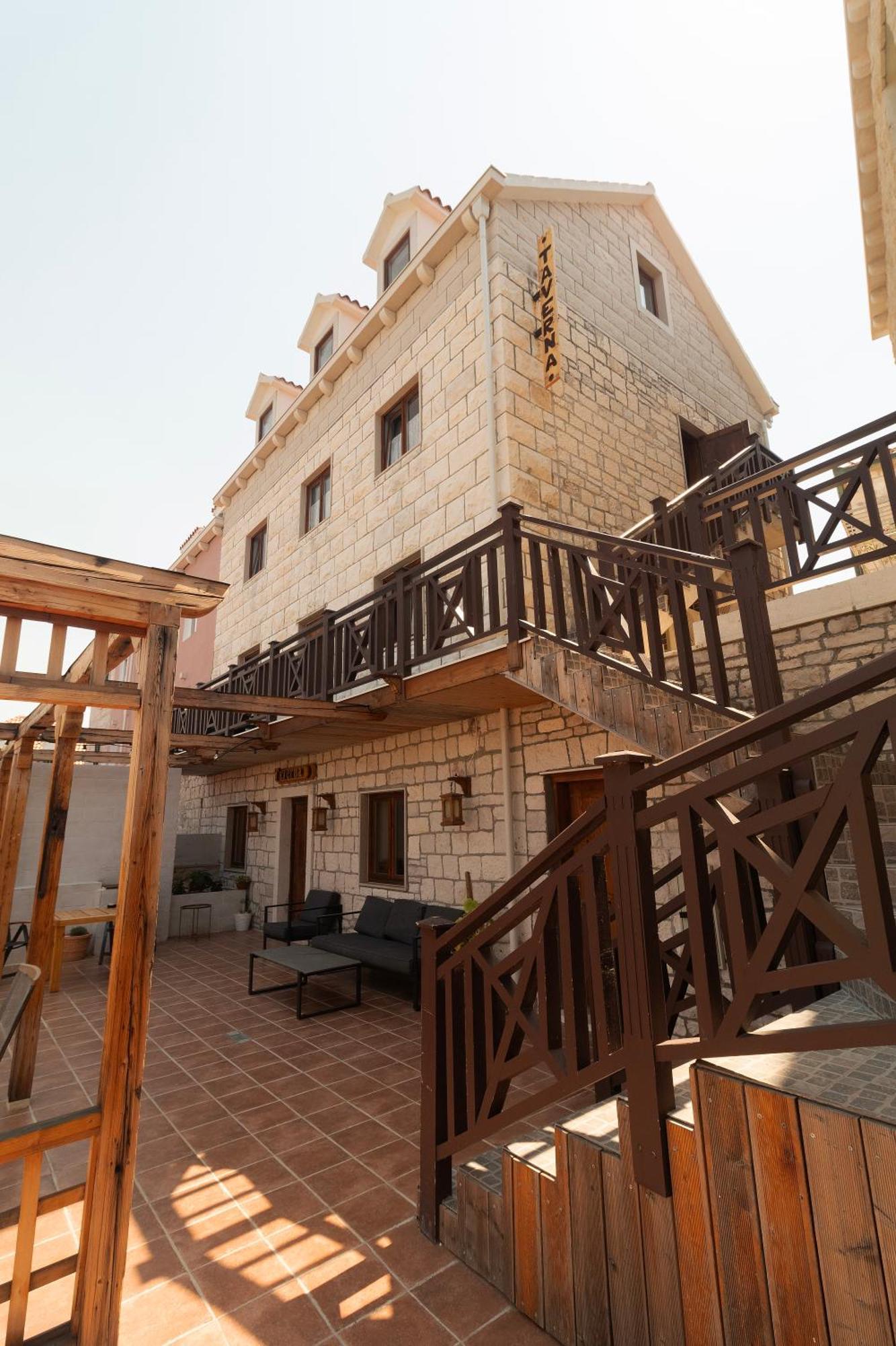 Taverna & Rooms Sutivan Kültér fotó